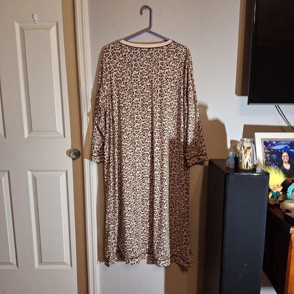 Kim Rogers Intimates Beige and Brown Leopard Print 3/4 Sleeve Nightgown - Picture 3 of 9